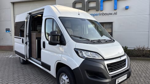 Hooglander – Peugeot bus camper - Bronckhorst Campers