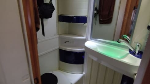 Hymerakos – Gezellige 4-persoons Hymer camper voor mooie roadtrips