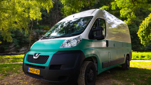🚐 Discover our Off-Grid Peugeot Boxer Camper - Your Ticket to Freedom!