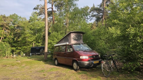 4p Volkswagen campervan uit 2000