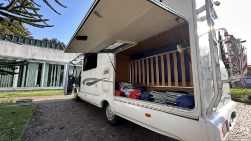 JoyRider – Camper with sloping ceilings for 7 people