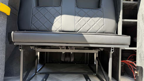 Midnight – Luxury Ford Transit Custom Pop-Top Camper | 4 Berth | Automatic