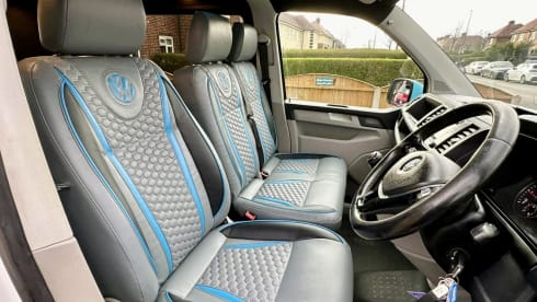 Road surfer – 4 berth Volkswagen campervan from 2017