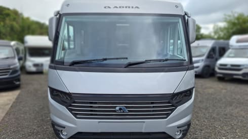 4 berth Adria Sonic Supreme 710 DC  - BRAND NEW 2025 (75 REG)