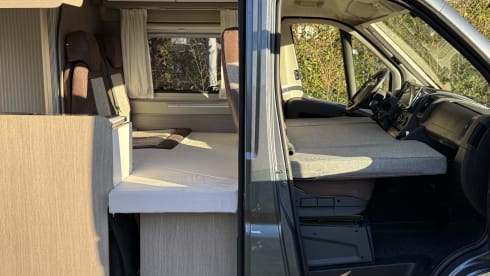 4p Pössl bus uit 2020