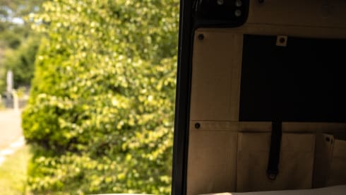 De Suite – 3p Mercedes-Benz campervan from 2024