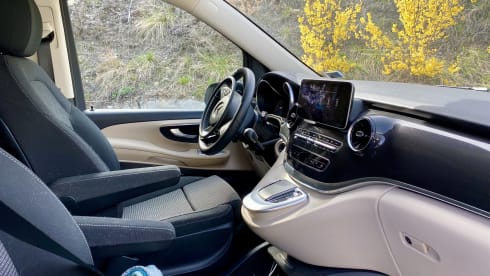 MP  – Mercedes, MarcoPolo, 4 × 4