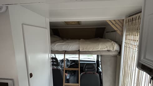 Last minute (-20%): Nice and complete camper for rent!
