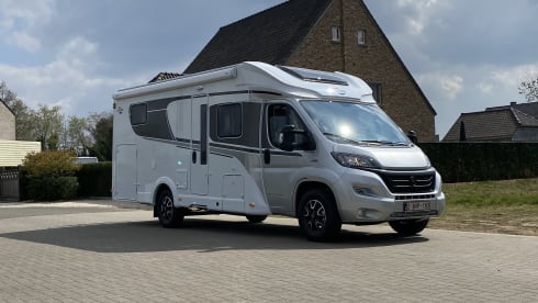 Carado T448 – Carado T448 semi-integrated