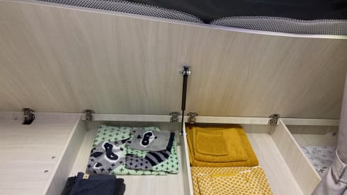 Droom op wielen! – Luxury family camper with very large living space