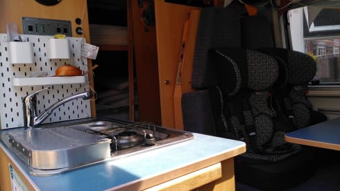 Bassie – Fijne Citroën jumper bus uit 2003 (5 personen!)