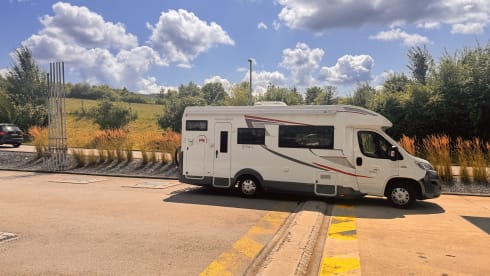 Genieten vol luxe !  – Geniet van alle luxe en gemak in deze prachtige familie camper 