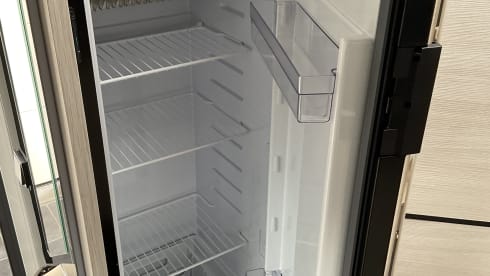 4p Challenger semi-integrated model 2023-limited edition