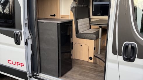 Camping-car Sunlight Cliff 600 RT pour 4 personnes à partir de 2025