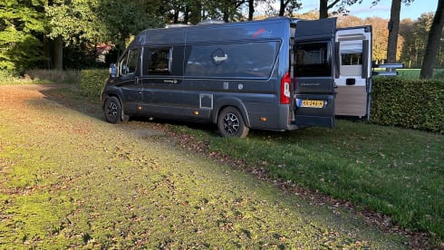 Malibu bus camper for 2 persons