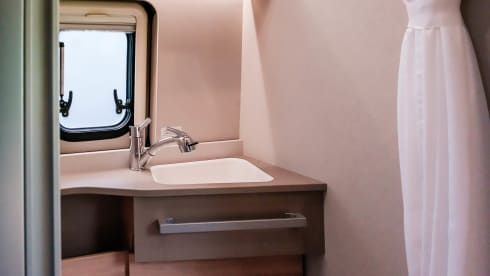 YOURMOMENTS_Vanlife  – Escape to nature with our luxurious off-grid camper bus 
