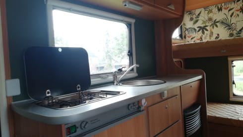 McLouis Lagan Alcove camper from 2008
