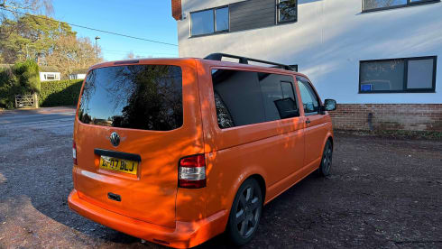The Duke – Orange Volkswagen T5 2 berth campervan