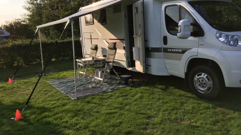 No Work Team – Adria Coral Plus mit E&P-Level-System. Max 2 Personen, nur Erwachsene.