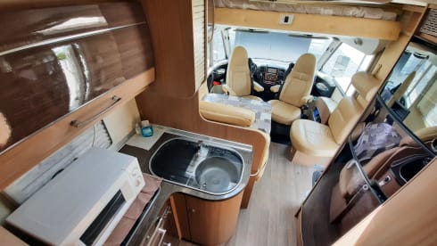 GIPA CAMPER – LUXE MOBILHOME INTEGRAAL BURSTNER met WIFI binnen EUROPA
