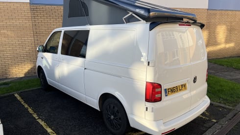Doug – 4 berth 2019 Volkswagen Campervan