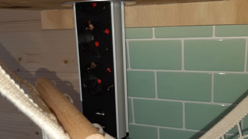 Miles – Off Grid Camper