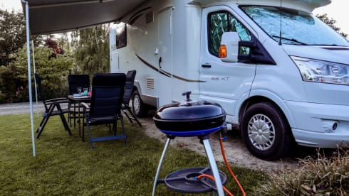 Mobilhome voor 4 personen – 4p Ford semi-integrated uit 2020