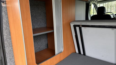 Het Reisbussie – 2-seater Renault bus from 2011