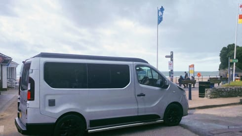 Trevor – 4 berth Renault campervan from 2016