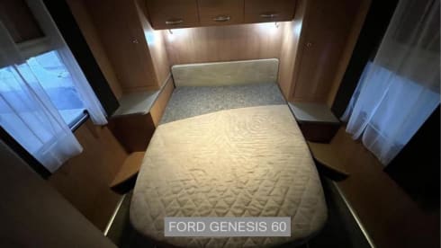 Luxury 4/5 person Ford Camper CHALLENGER with Queen bed.