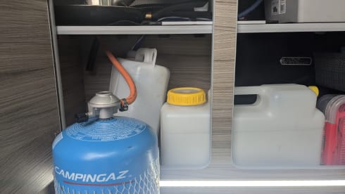 Jim – Nissan Elgrand Campervan