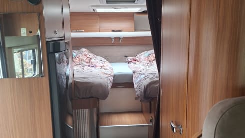 Kikker  – 5p Adria Mobil integrated uit 2011