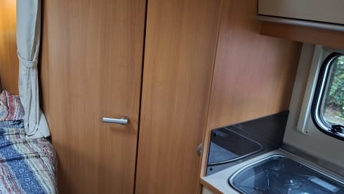 De Vrijbuiter – 2p Bürstner halbintegriert ab 2011