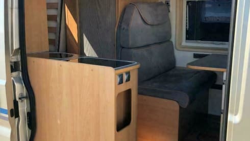Lets go, life is too short – 2p Adria Mobil 600 Bus camper from 2008