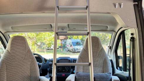 Freeda – Luxury off-grid Hymer (4p) roof tent