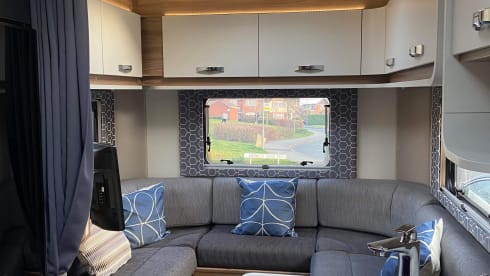 Luxurious 4 berth Motorhome 