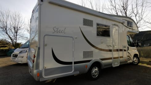 Christian  – Camper MC LUISE 2.2 130 HP 6 seats