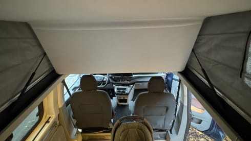 Nuggie – Fourgon aménagé Ford Nugget '25 bien conçu avec 4 couchages confortables