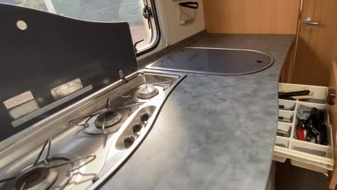 Bertie – compact Knaus motorhome, sleeps 4
