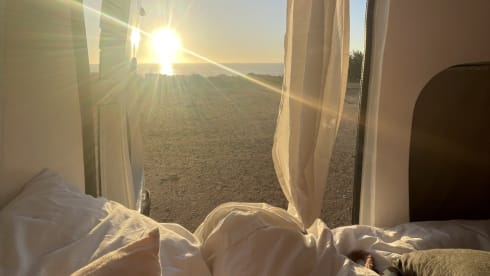 Bonnie – Off grid camper in Barcelona