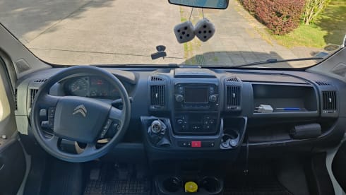 2p Citroën bus uit 2018