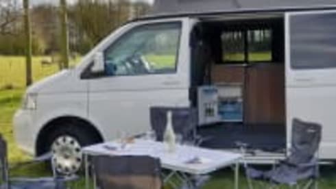 The White Pearl - VW T5 Campervan