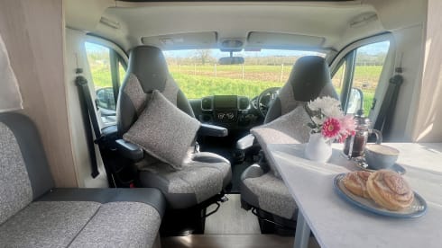 Expedition C71 – 4 berth, 4 belt (2025)