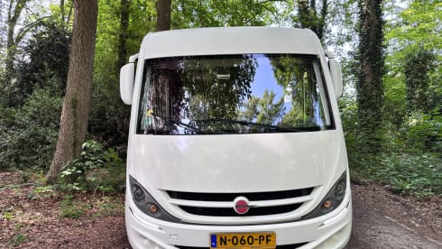 4-person Bürstner Viseo i690G integrated motorhome from 2014
