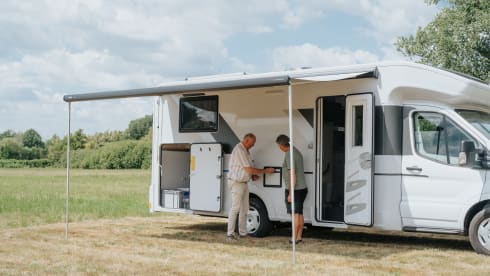4p Ford semi-integrated uit 2025