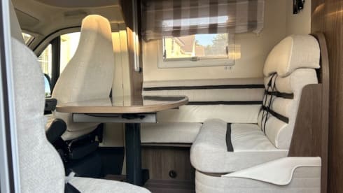 Oscar  – 4 berth Roller Team semi-integrated from 2023