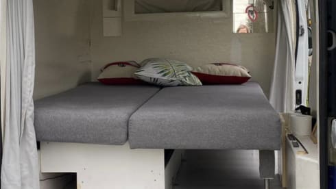 BuZz Lightyear – Opel vivaro 1.9 sdi compact camper