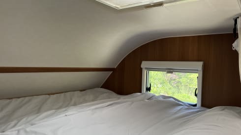 Memo – 6 person Carado alcove camper