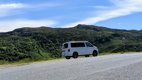 Holly  – Campervan Volkswagen a 4 posti letto 
