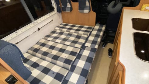 Nita – Small Super Cozy Motorhome